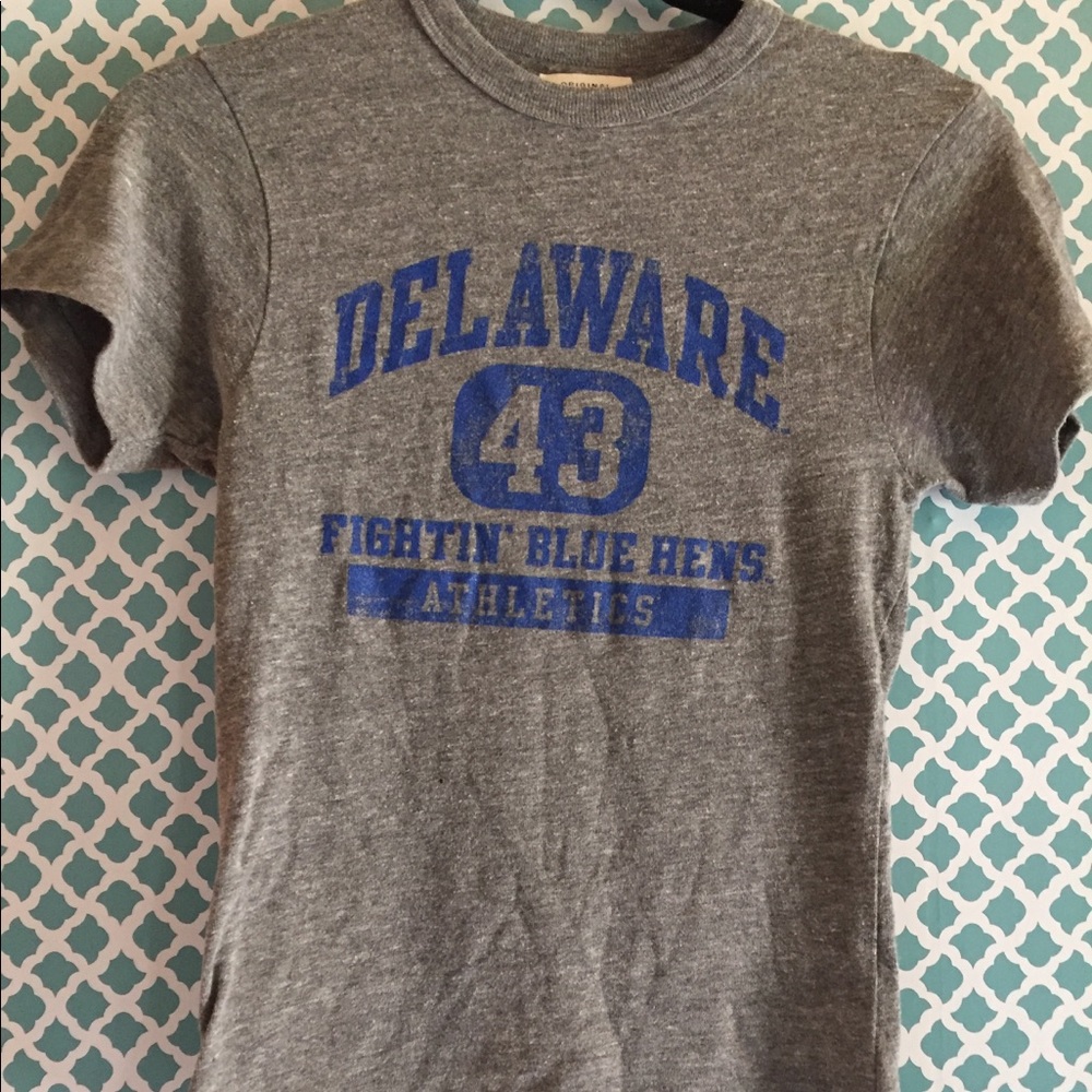 Collegiate Wear Delaware Blue Hens Med T Shirt